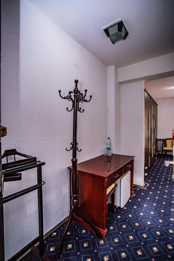 Hotel Casa Octavian Suczawica Zewnętrze zdjęcie